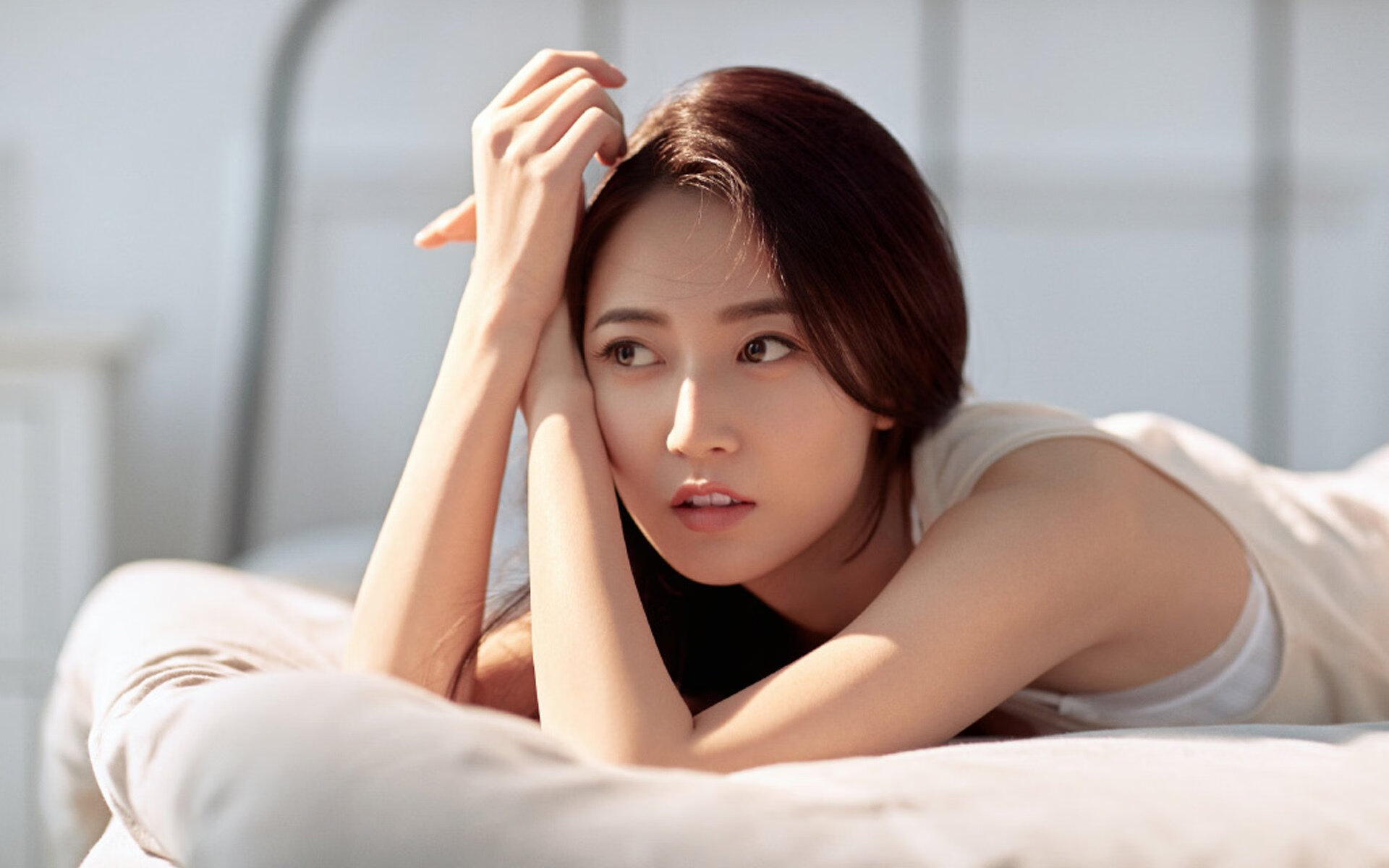 东方的独白与西方的混战,当字母哥成为关键先生,灰熊力克森林狼