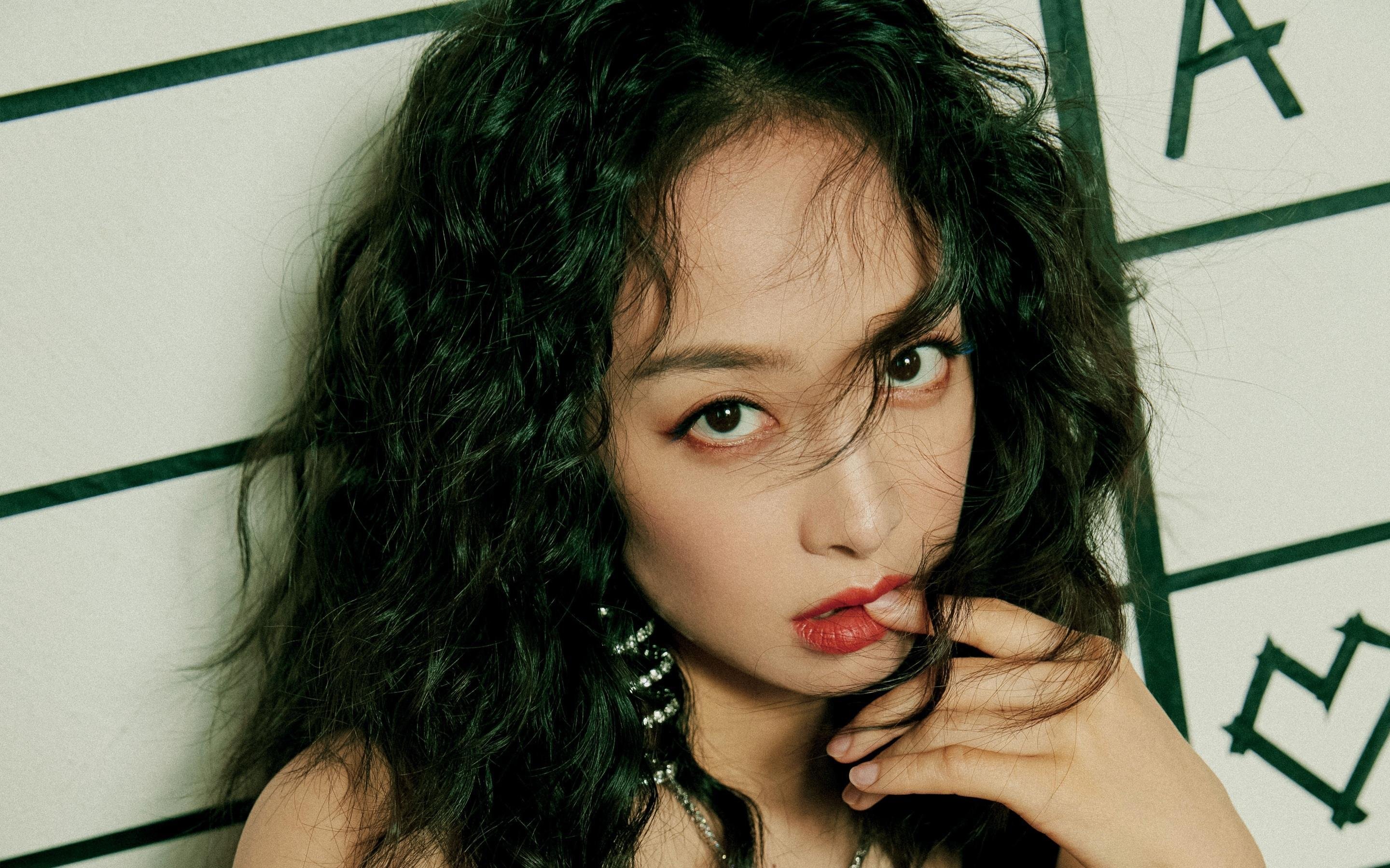 李刚仁爆发破局,冰岛战智利,新生代与传统力量的战术博弈