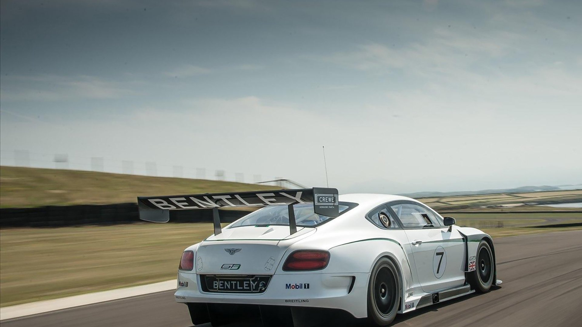 跨界风暴，莫兰特独舞撕裂现实，一场比赛两重世界的残酷映照