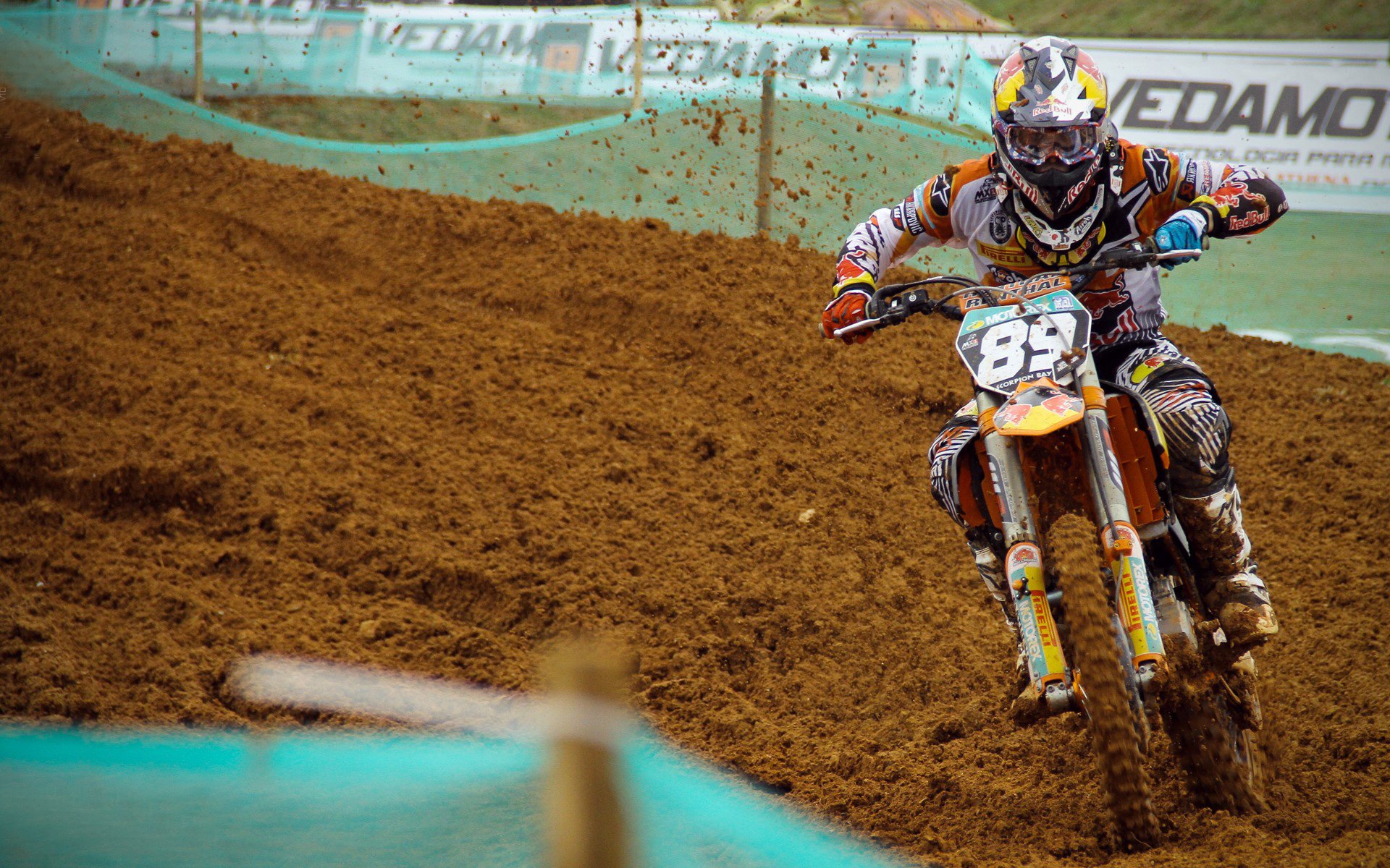 手术刀与铁血,阿坎吉的个人战争如何肢解蓝鹰